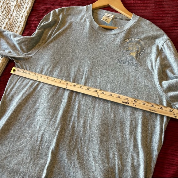 Abercrombie & Fitch Long Sleeve Muscle Tee. Size XXL. - Picture 8 of 9